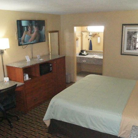 Days Inn By Wyndham Durham/Near Duke University Dış mekan fotoğraf