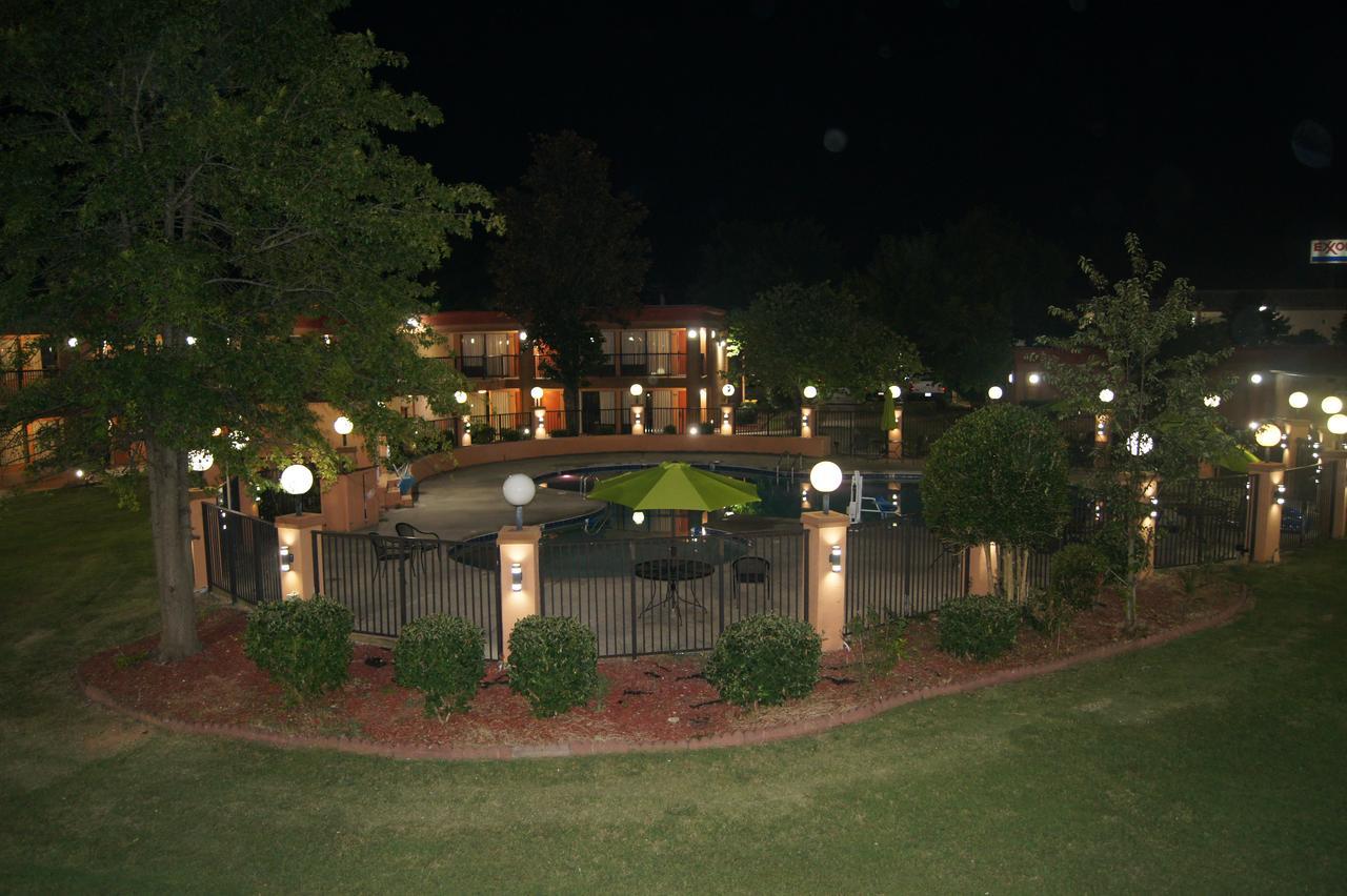 Days Inn By Wyndham Durham/Near Duke University Dış mekan fotoğraf