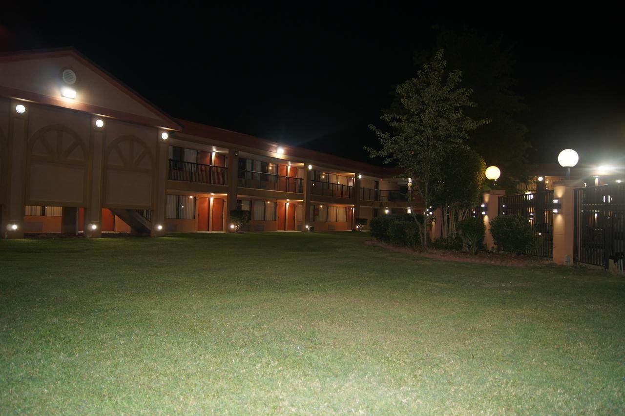 Days Inn By Wyndham Durham/Near Duke University Dış mekan fotoğraf