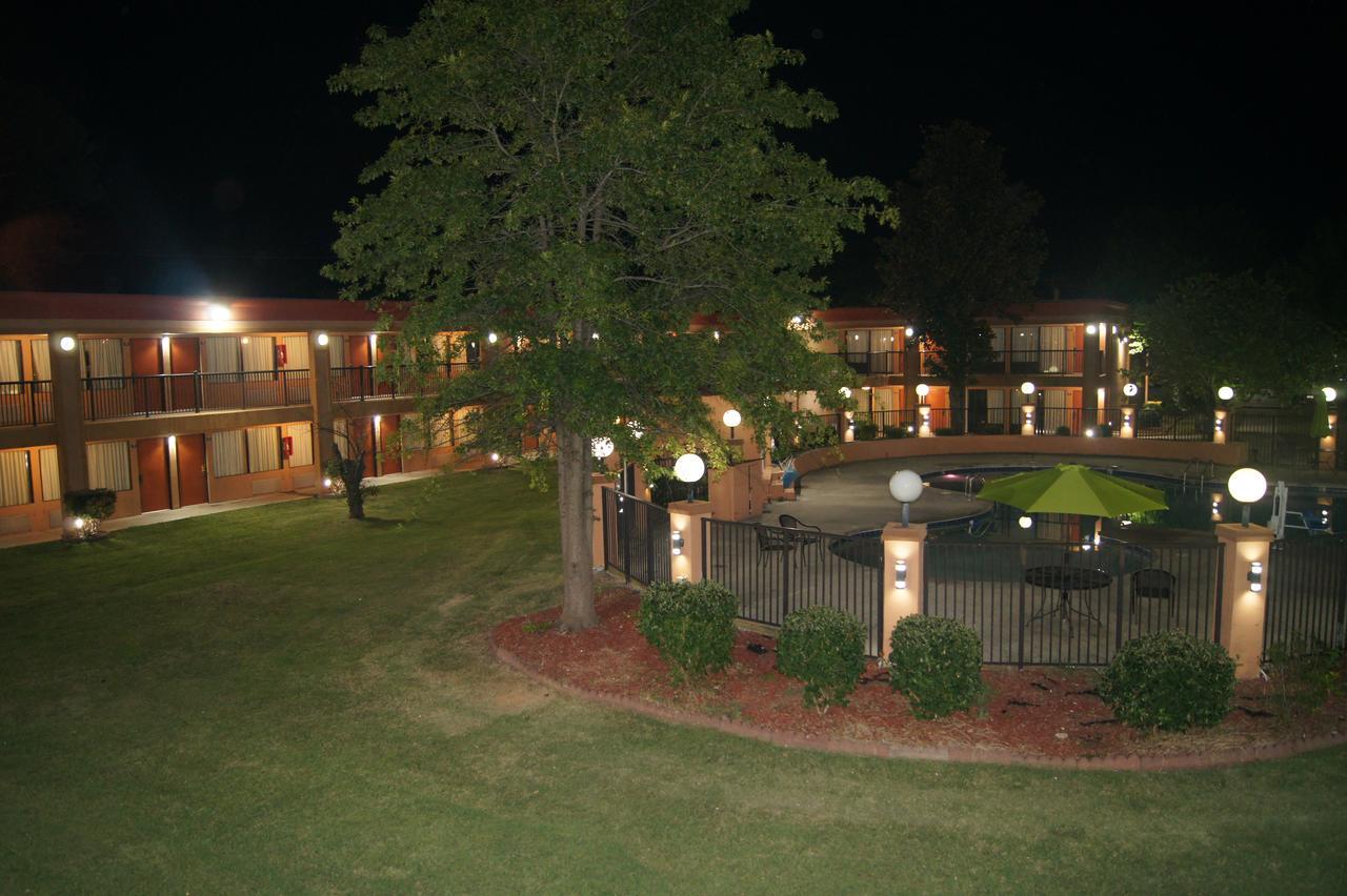 Days Inn By Wyndham Durham/Near Duke University Dış mekan fotoğraf
