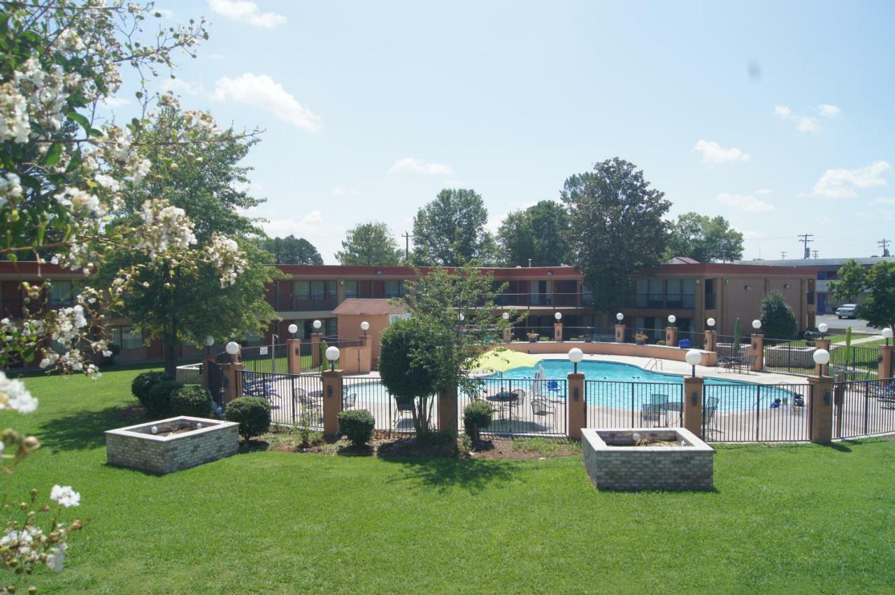 Days Inn By Wyndham Durham/Near Duke University Dış mekan fotoğraf