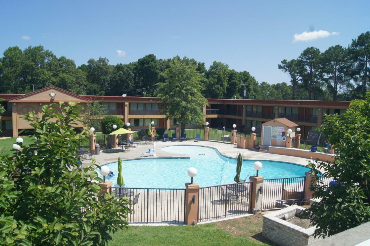 Days Inn By Wyndham Durham/Near Duke University Dış mekan fotoğraf