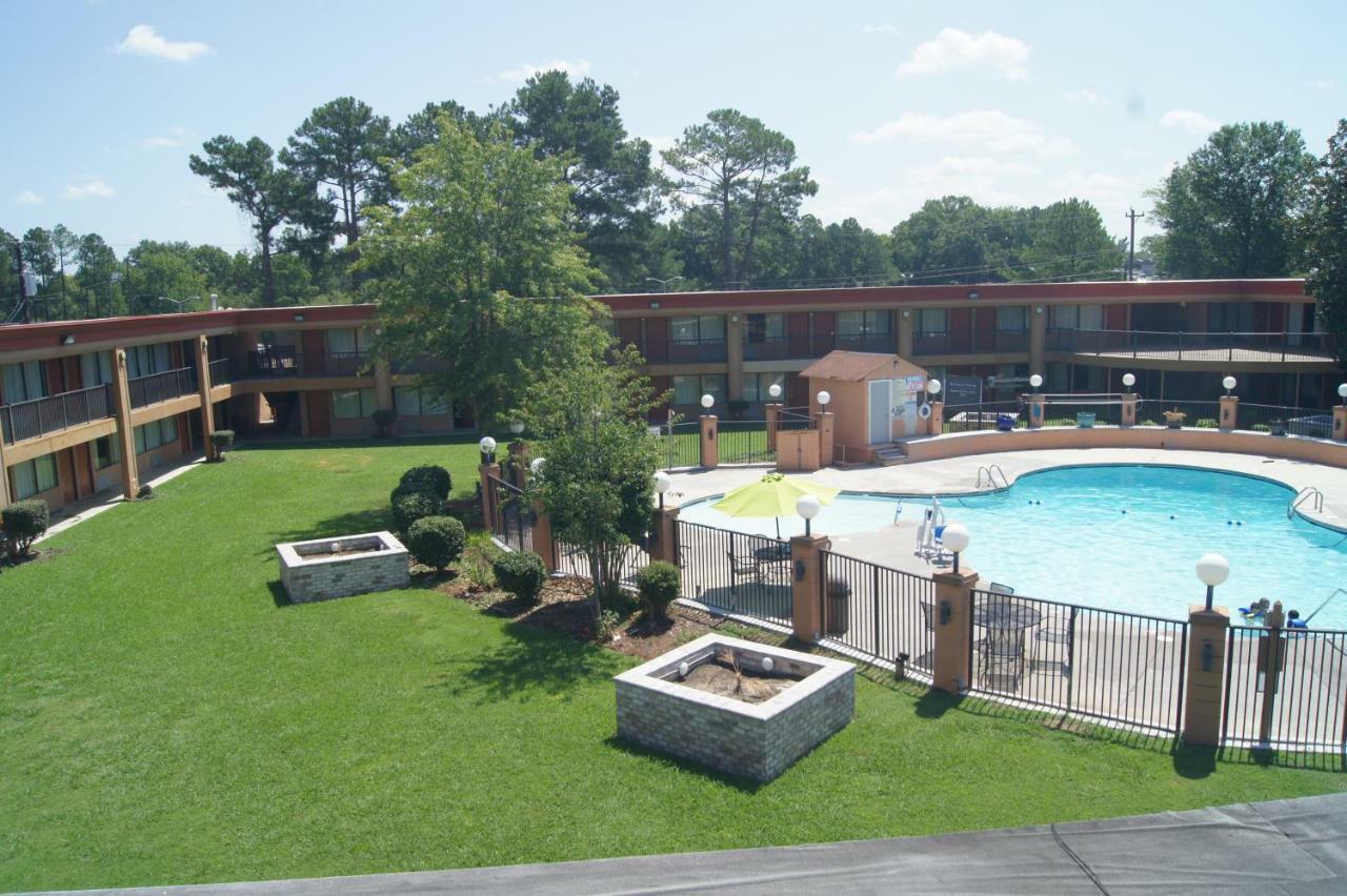 Days Inn By Wyndham Durham/Near Duke University Dış mekan fotoğraf