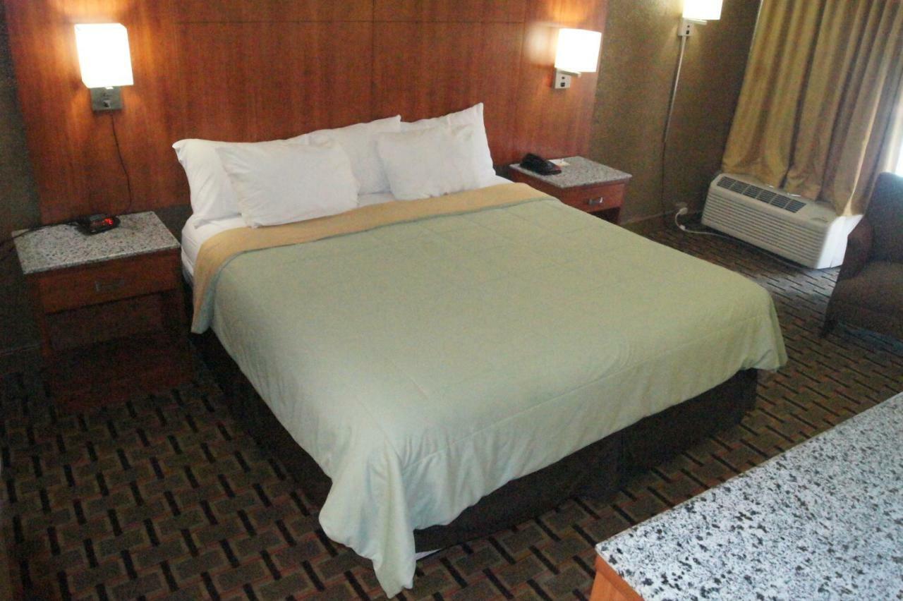 Days Inn By Wyndham Durham/Near Duke University Dış mekan fotoğraf