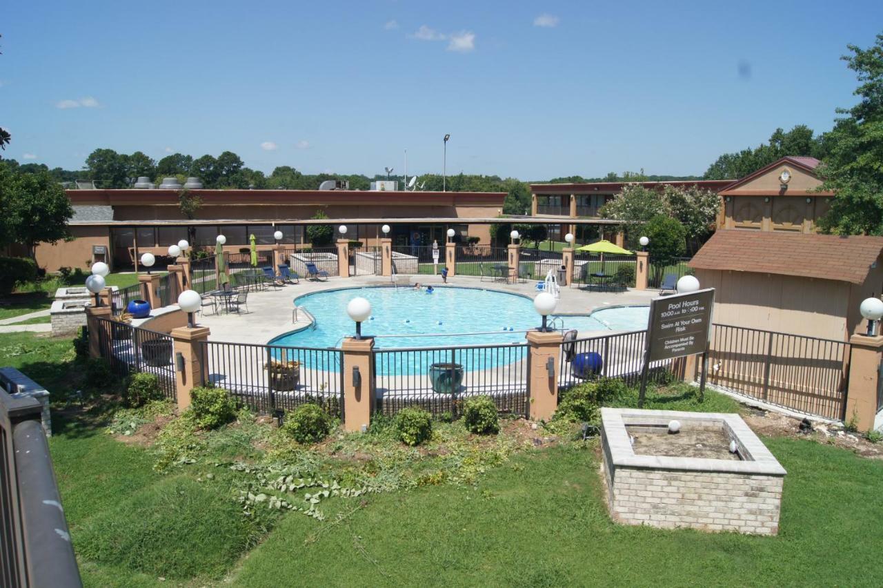 Days Inn By Wyndham Durham/Near Duke University Dış mekan fotoğraf