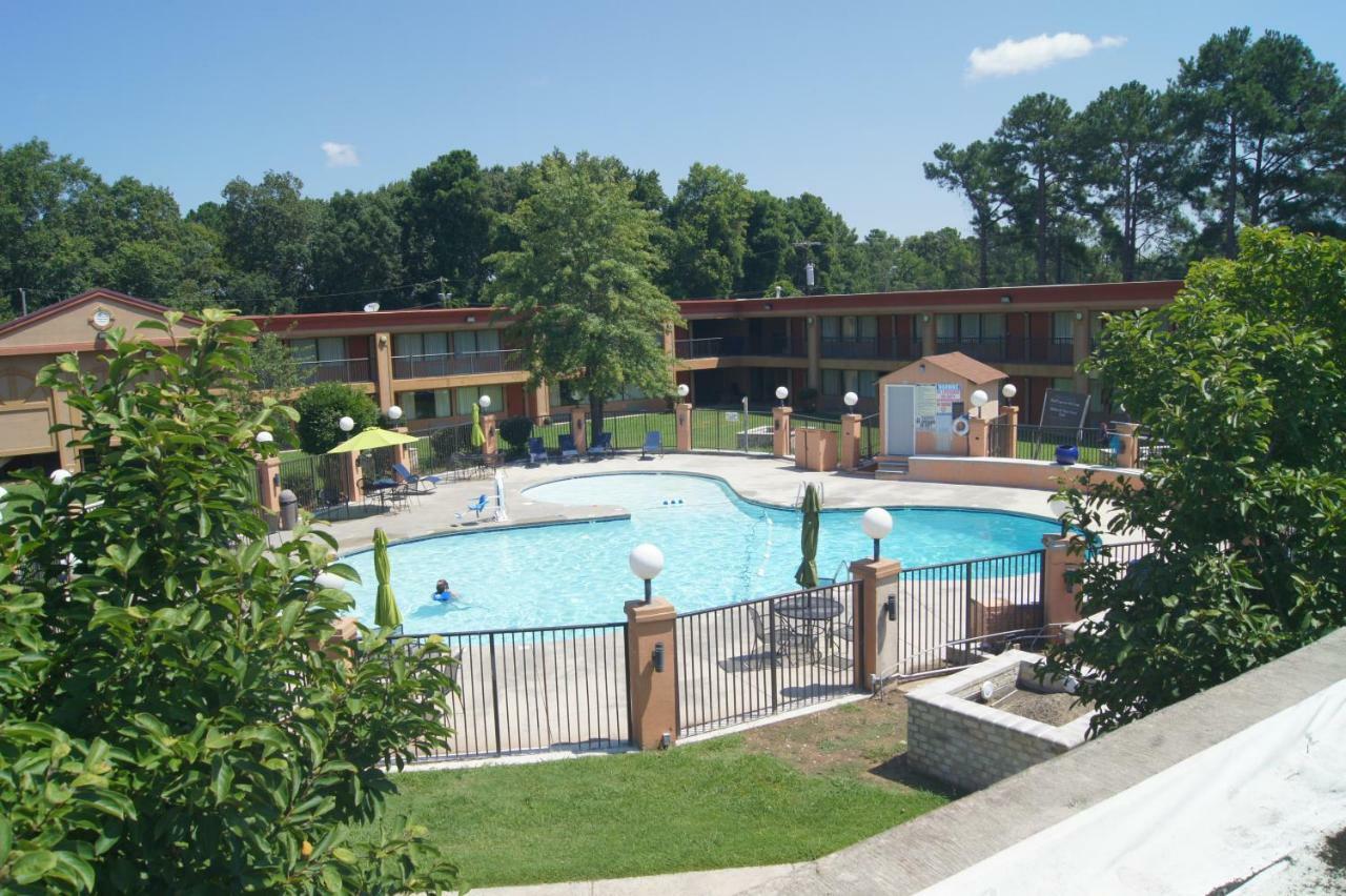 Days Inn By Wyndham Durham/Near Duke University Dış mekan fotoğraf