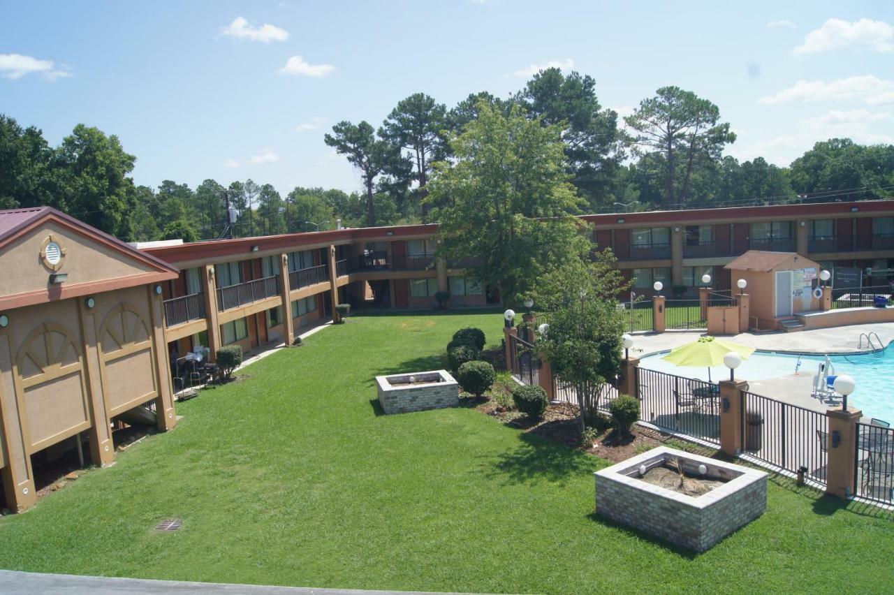 Days Inn By Wyndham Durham/Near Duke University Dış mekan fotoğraf
