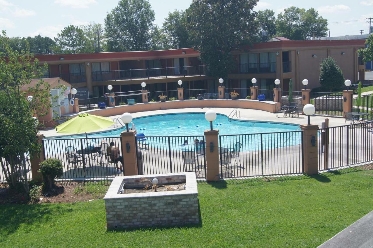 Days Inn By Wyndham Durham/Near Duke University Dış mekan fotoğraf