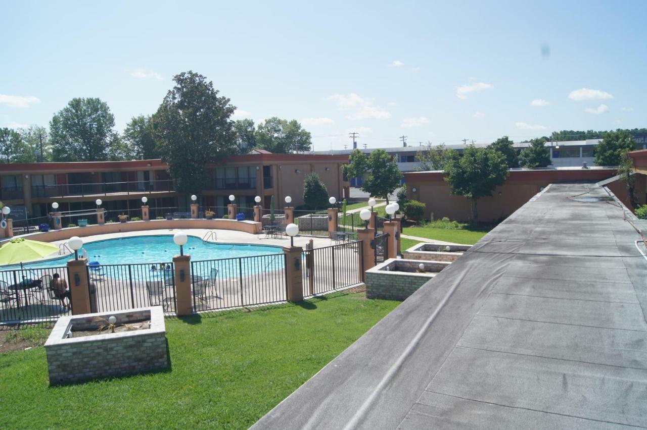 Days Inn By Wyndham Durham/Near Duke University Dış mekan fotoğraf