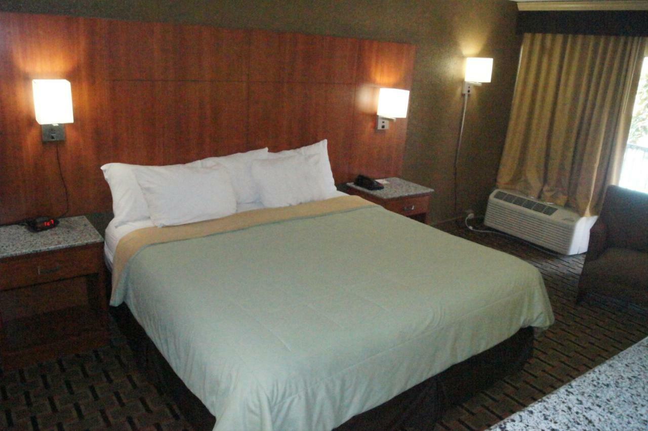 Days Inn By Wyndham Durham/Near Duke University Dış mekan fotoğraf