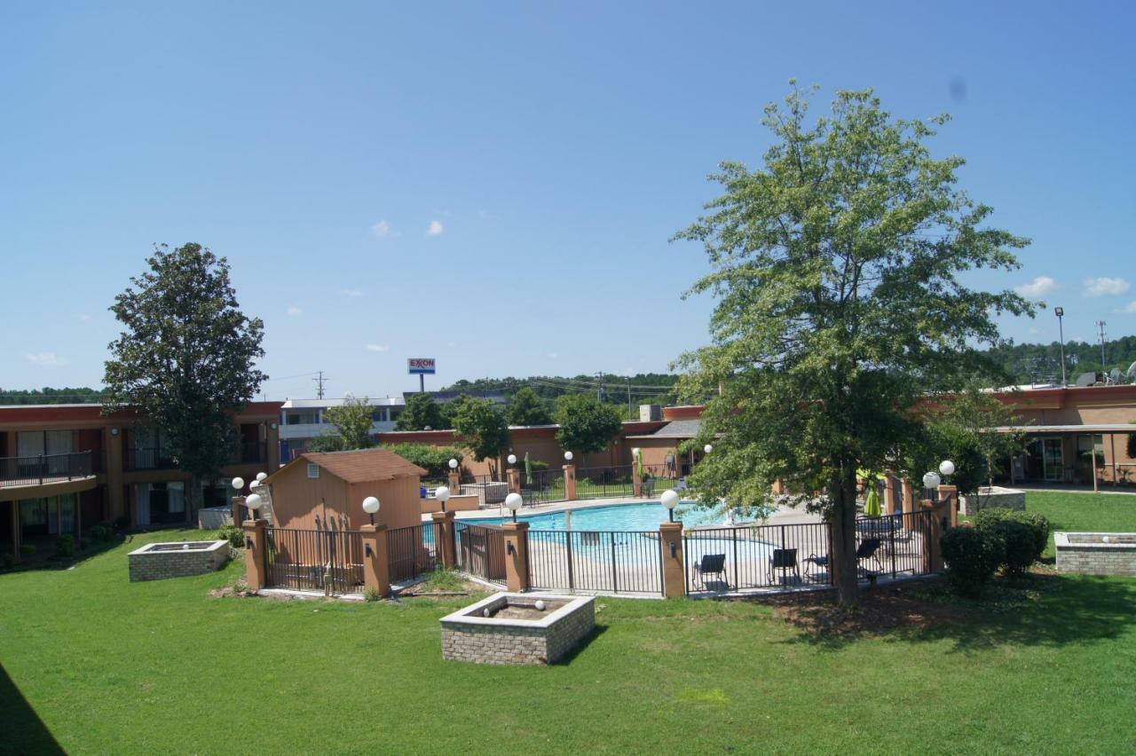 Days Inn By Wyndham Durham/Near Duke University Dış mekan fotoğraf