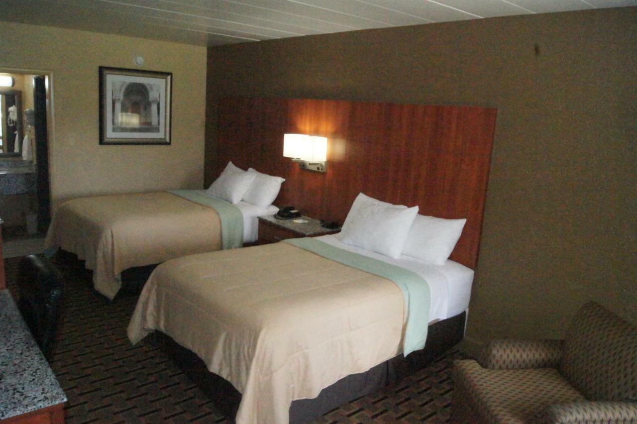 Days Inn By Wyndham Durham/Near Duke University Dış mekan fotoğraf