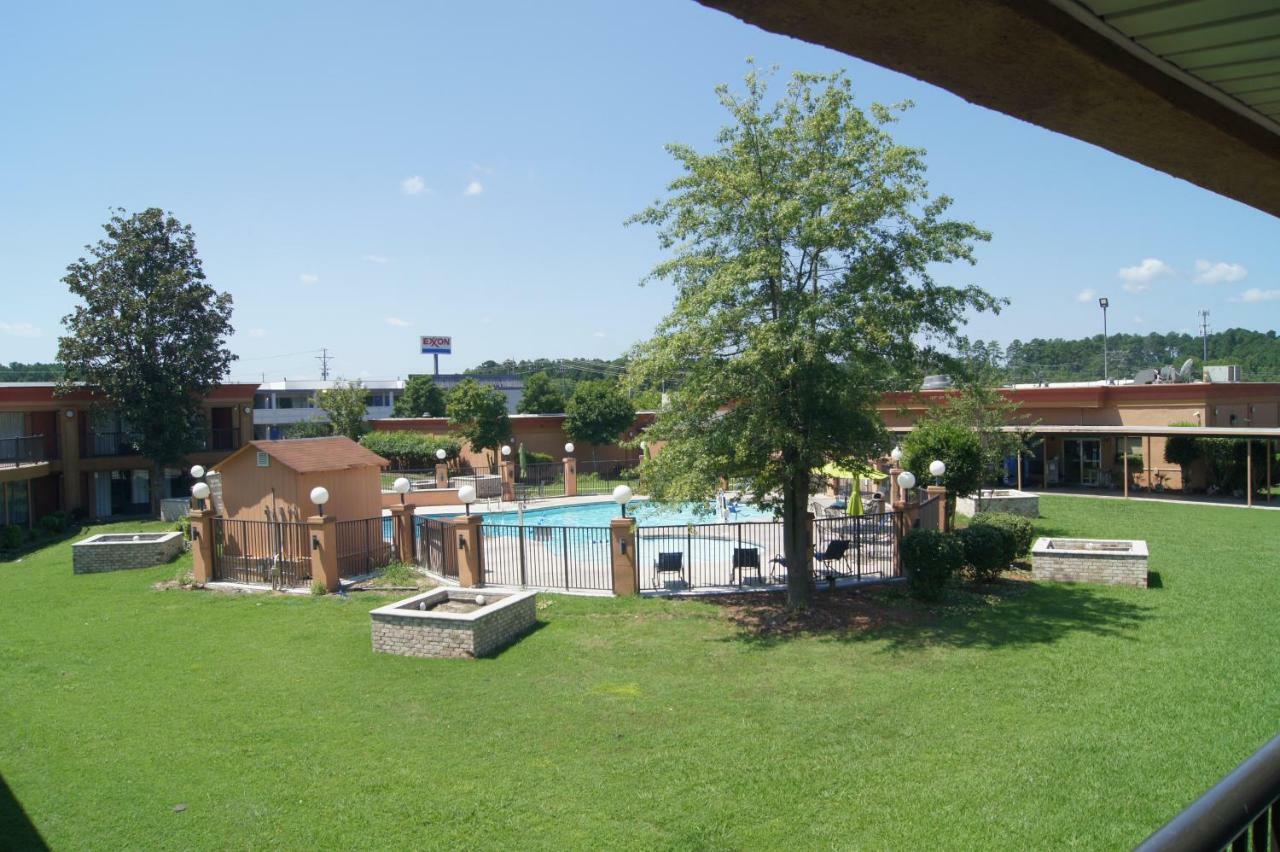 Days Inn By Wyndham Durham/Near Duke University Dış mekan fotoğraf