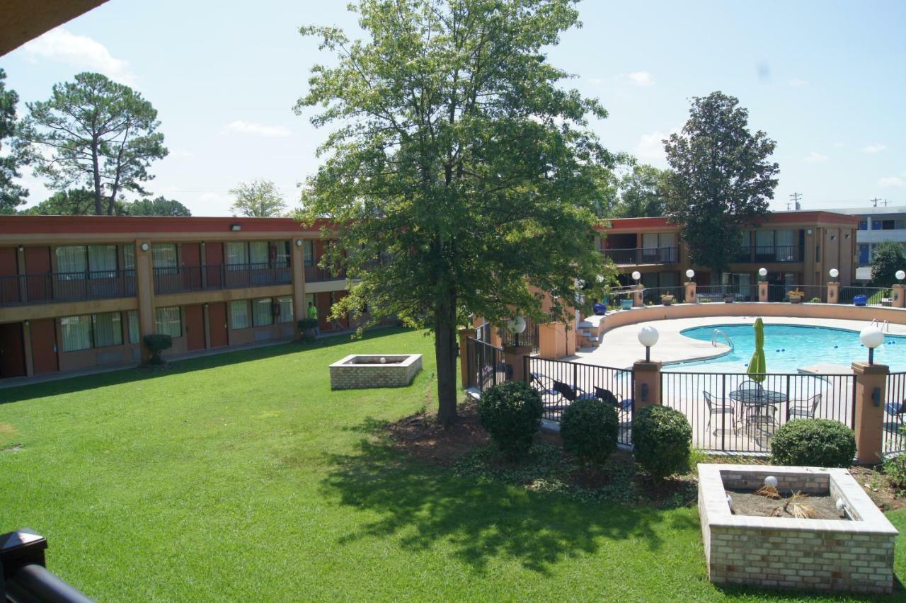 Days Inn By Wyndham Durham/Near Duke University Dış mekan fotoğraf