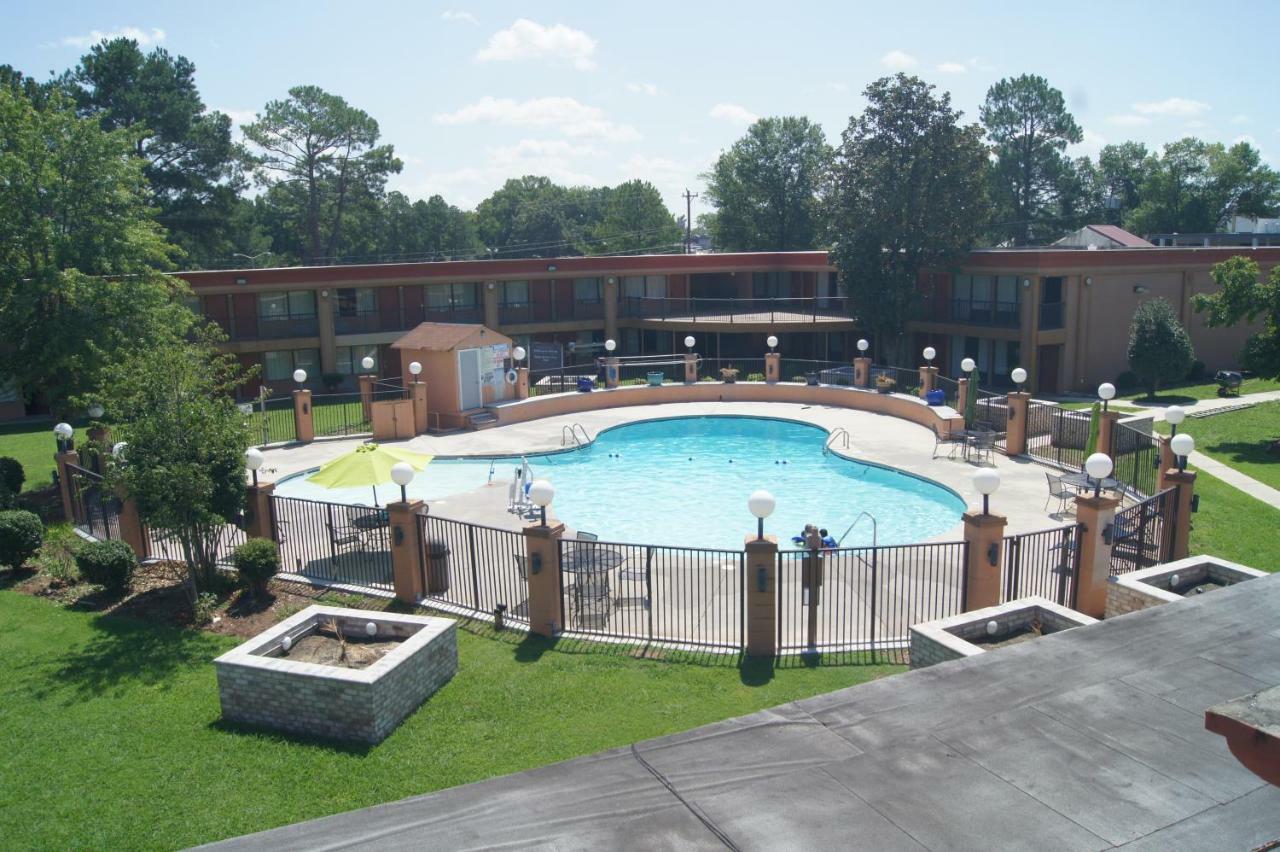Days Inn By Wyndham Durham/Near Duke University Dış mekan fotoğraf