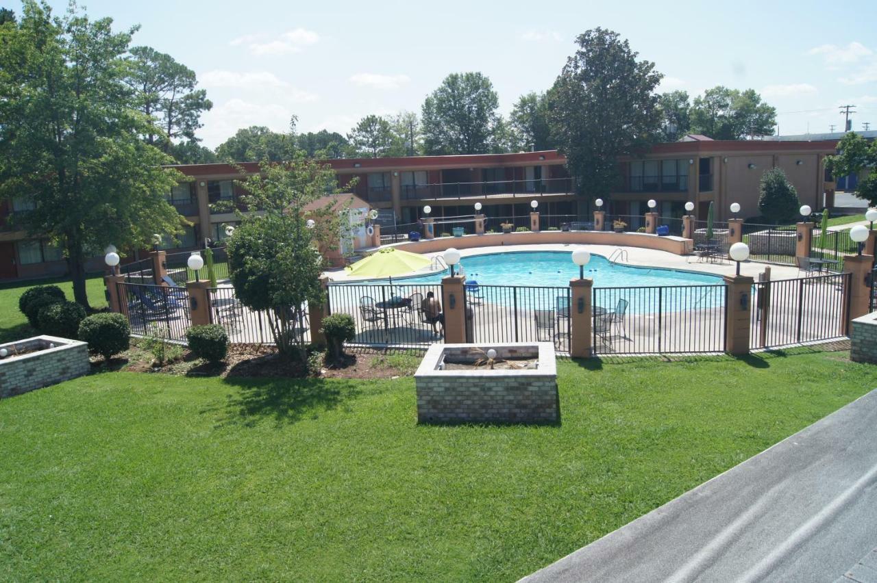Days Inn By Wyndham Durham/Near Duke University Dış mekan fotoğraf